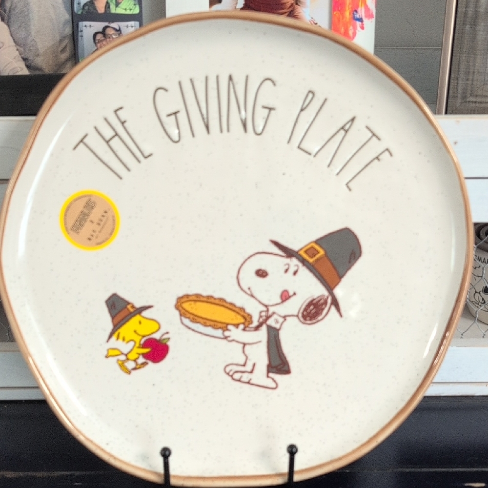 RAE DUNN X PEANUTS THE GIVING PLATE ⭐ FINAL PRICE ⭐
